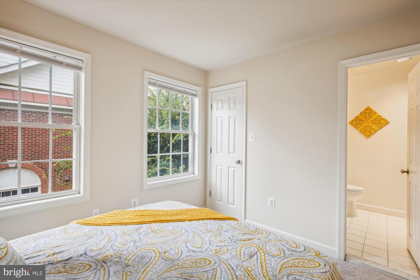 790 N WAKEFIELD ST, ARLINGTON, Virginia 22203, 4 Bedrooms Bedrooms, ,4 BathroomsBathrooms,Residential,For sale,790 N WAKEFIELD ST,VAAR2058074 MLS # VAAR2058074