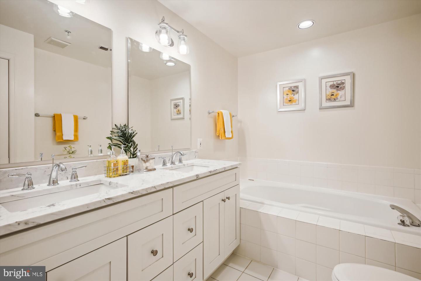 790 N WAKEFIELD ST, ARLINGTON, Virginia 22203, 4 Bedrooms Bedrooms, ,4 BathroomsBathrooms,Residential,For sale,790 N WAKEFIELD ST,VAAR2058074 MLS # VAAR2058074
