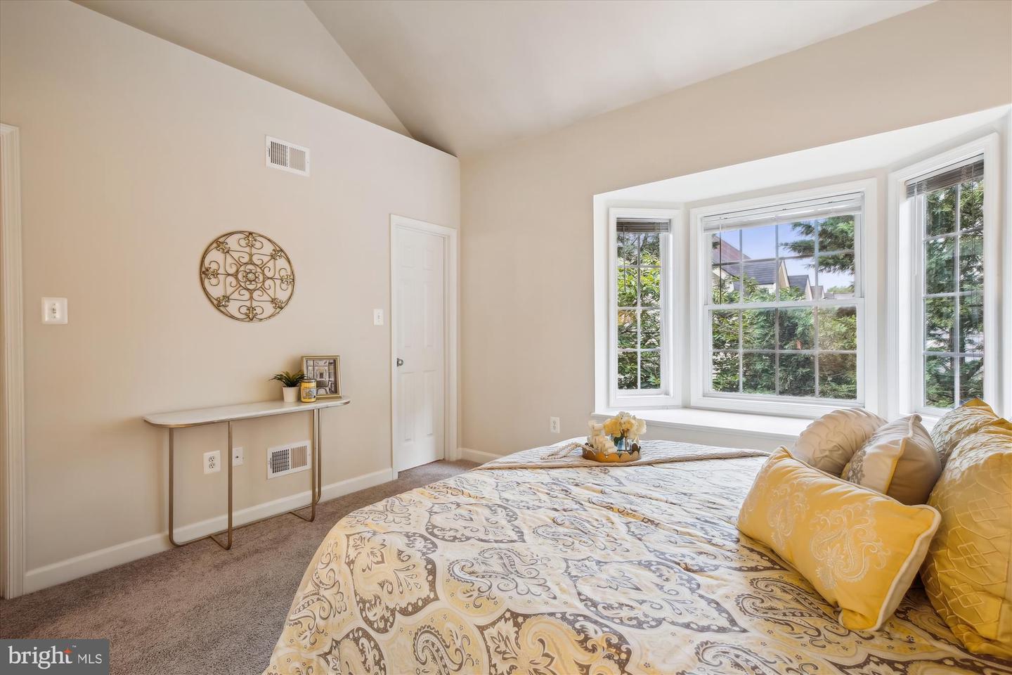 790 N WAKEFIELD ST, ARLINGTON, Virginia 22203, 4 Bedrooms Bedrooms, ,4 BathroomsBathrooms,Residential,For sale,790 N WAKEFIELD ST,VAAR2058074 MLS # VAAR2058074