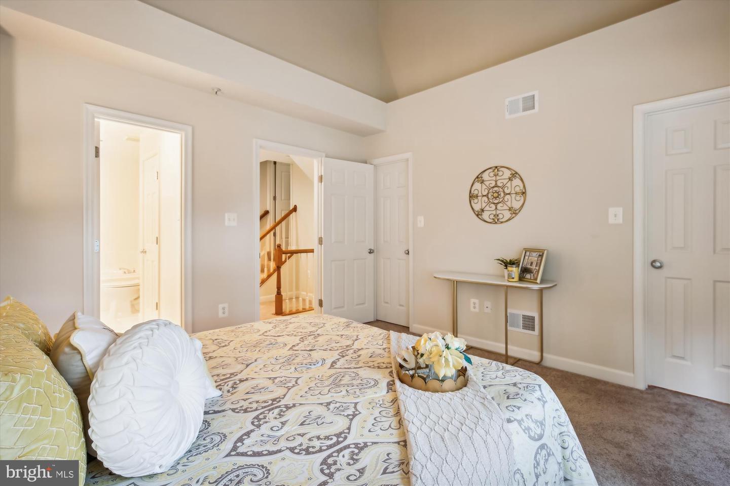 790 N WAKEFIELD ST, ARLINGTON, Virginia 22203, 4 Bedrooms Bedrooms, ,4 BathroomsBathrooms,Residential,For sale,790 N WAKEFIELD ST,VAAR2058074 MLS # VAAR2058074