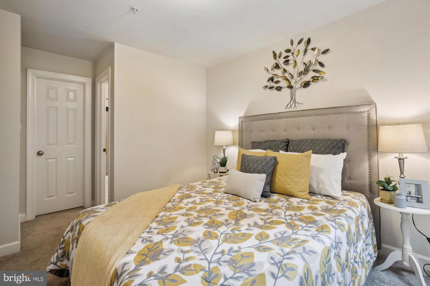 790 N WAKEFIELD ST, ARLINGTON, Virginia 22203, 4 Bedrooms Bedrooms, ,4 BathroomsBathrooms,Residential,For sale,790 N WAKEFIELD ST,VAAR2058074 MLS # VAAR2058074