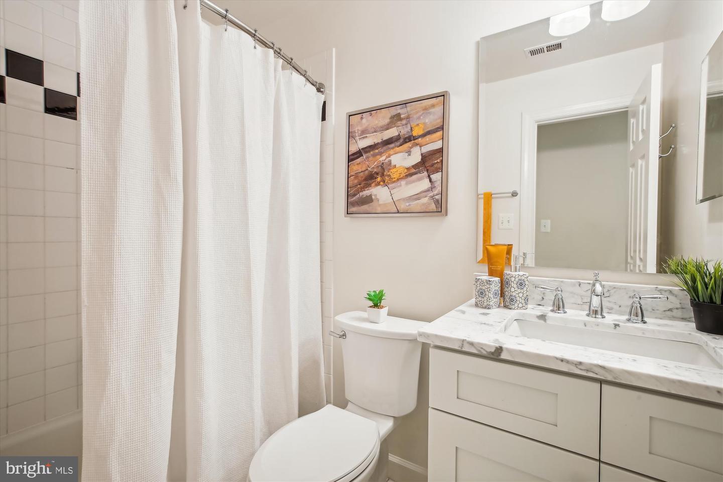 790 N WAKEFIELD ST, ARLINGTON, Virginia 22203, 4 Bedrooms Bedrooms, ,4 BathroomsBathrooms,Residential,For sale,790 N WAKEFIELD ST,VAAR2058074 MLS # VAAR2058074