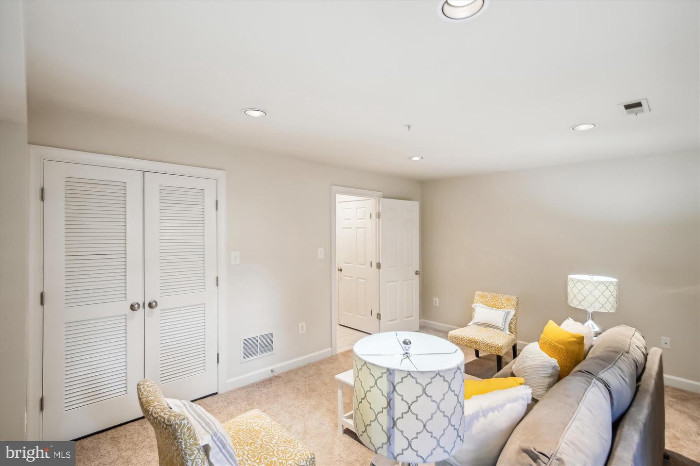 790 N WAKEFIELD ST, ARLINGTON, Virginia 22203, 4 Bedrooms Bedrooms, ,4 BathroomsBathrooms,Residential,For sale,790 N WAKEFIELD ST,VAAR2058074 MLS # VAAR2058074