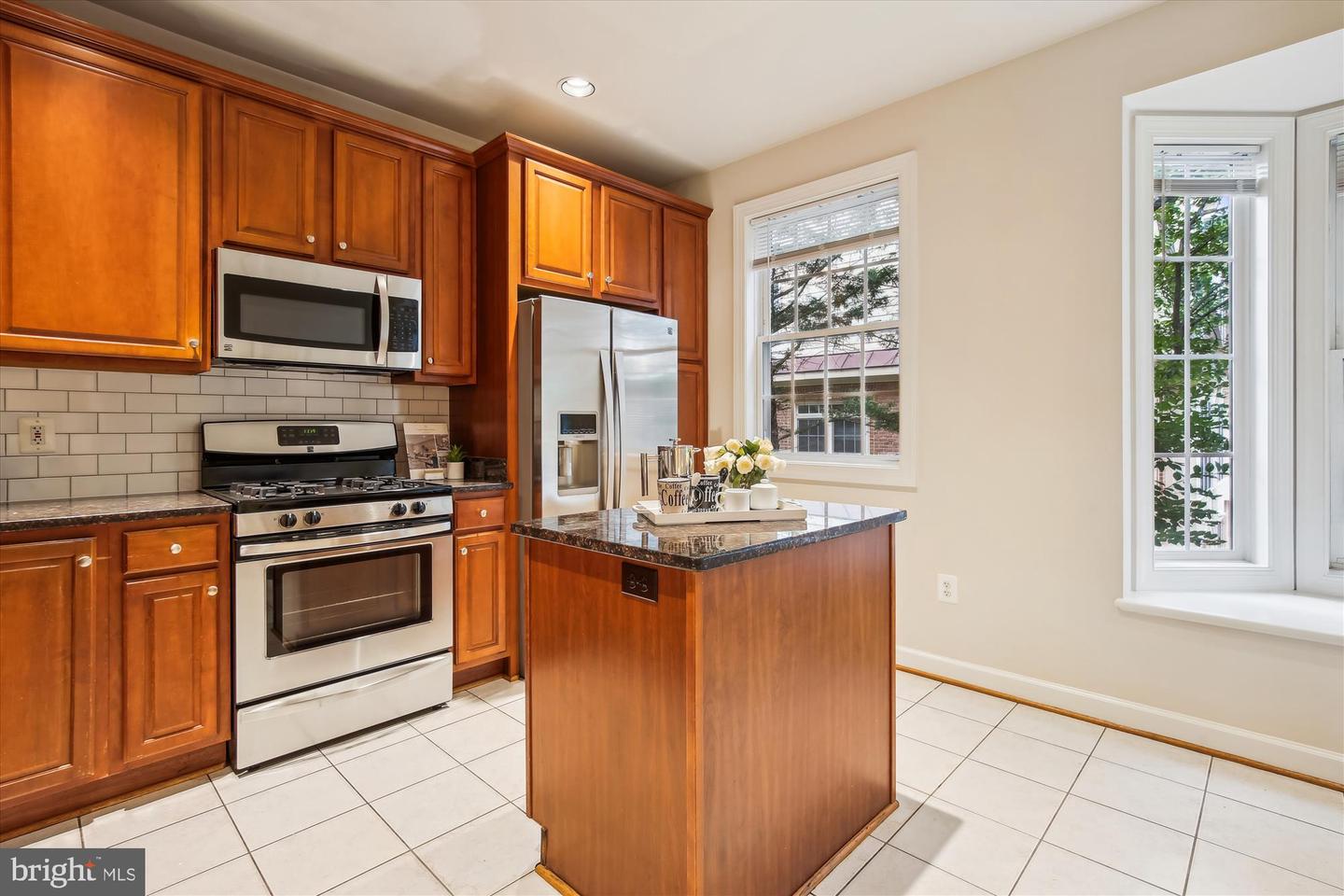 790 N WAKEFIELD ST, ARLINGTON, Virginia 22203, 4 Bedrooms Bedrooms, ,4 BathroomsBathrooms,Residential,For sale,790 N WAKEFIELD ST,VAAR2058074 MLS # VAAR2058074