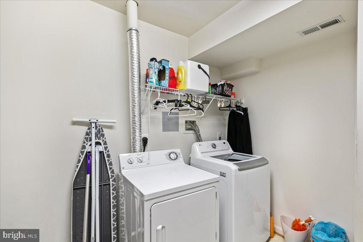 7330 ARDGLASS DR, LORTON, Virginia 22079, 3 Bedrooms Bedrooms, ,3 BathroomsBathrooms,Residential,For sale,7330 ARDGLASS DR,VAFX2242876 MLS # VAFX2242876