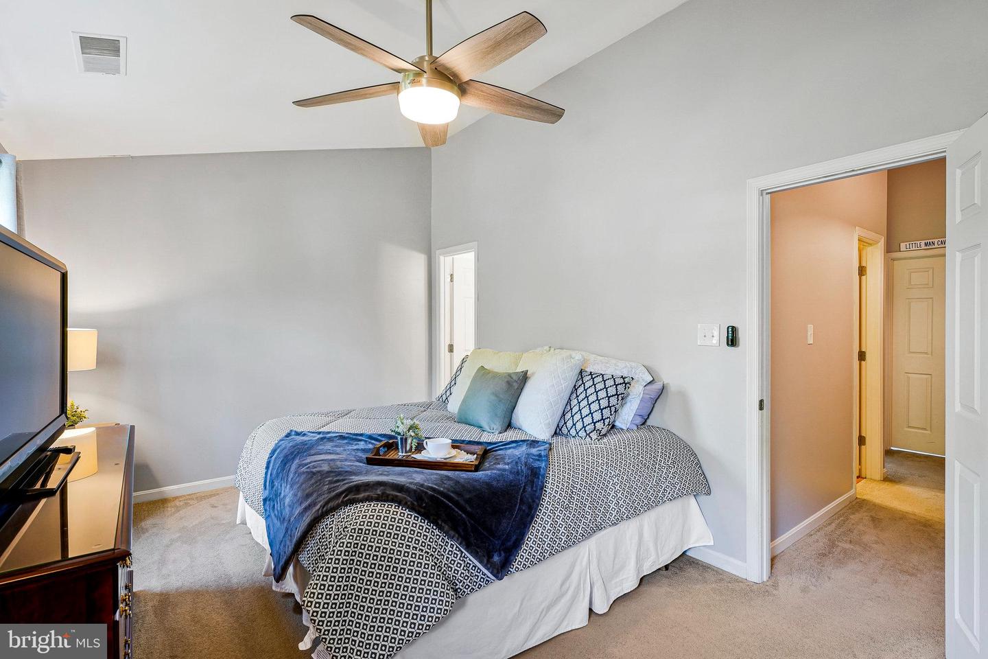 1085 SMARTTS LN NE, LEESBURG, Virginia 20176, 3 Bedrooms Bedrooms, ,3 BathroomsBathrooms,Residential,For sale,1085 SMARTTS LN NE,VALO2097880 MLS # VALO2097880