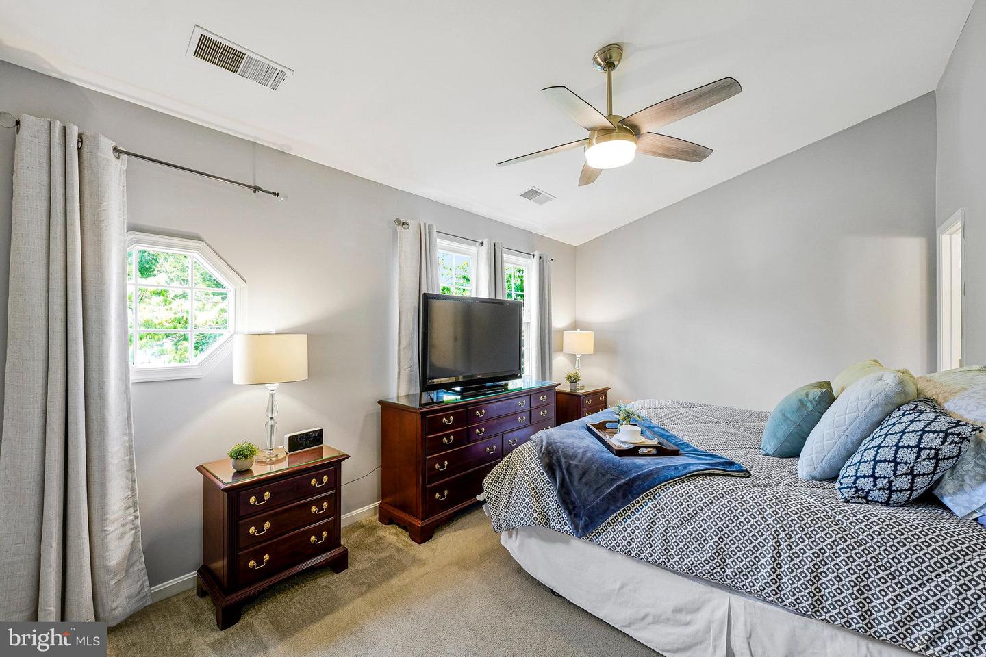 1085 SMARTTS LN NE, LEESBURG, Virginia 20176, 3 Bedrooms Bedrooms, ,3 BathroomsBathrooms,Residential,For sale,1085 SMARTTS LN NE,VALO2097880 MLS # VALO2097880