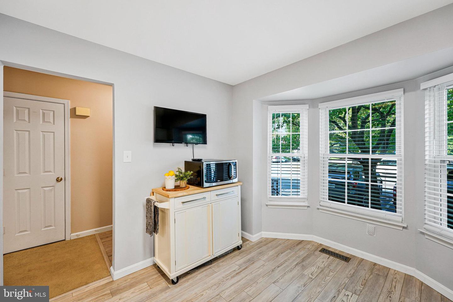 1085 SMARTTS LN NE, LEESBURG, Virginia 20176, 3 Bedrooms Bedrooms, ,3 BathroomsBathrooms,Residential,For sale,1085 SMARTTS LN NE,VALO2097880 MLS # VALO2097880