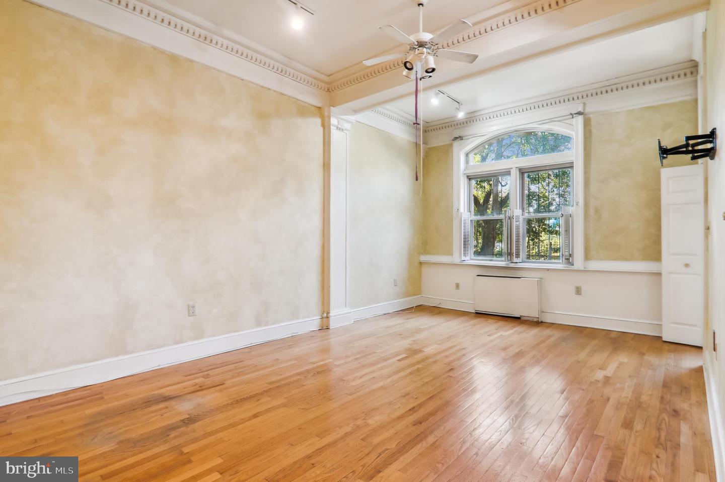 3060 16TH ST NW #110, WASHINGTON, District Of Columbia 20009, 2 Bedrooms Bedrooms, ,1 BathroomBathrooms,Residential,For sale,3060 16TH ST NW #110,DCDC2202684 MLS # DCDC2202684