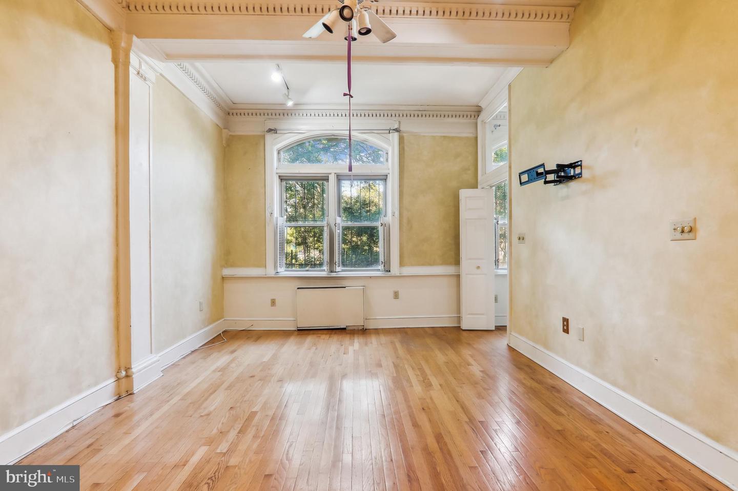 3060 16TH ST NW #110, WASHINGTON, District Of Columbia 20009, 2 Bedrooms Bedrooms, ,1 BathroomBathrooms,Residential,For sale,3060 16TH ST NW #110,DCDC2202684 MLS # DCDC2202684