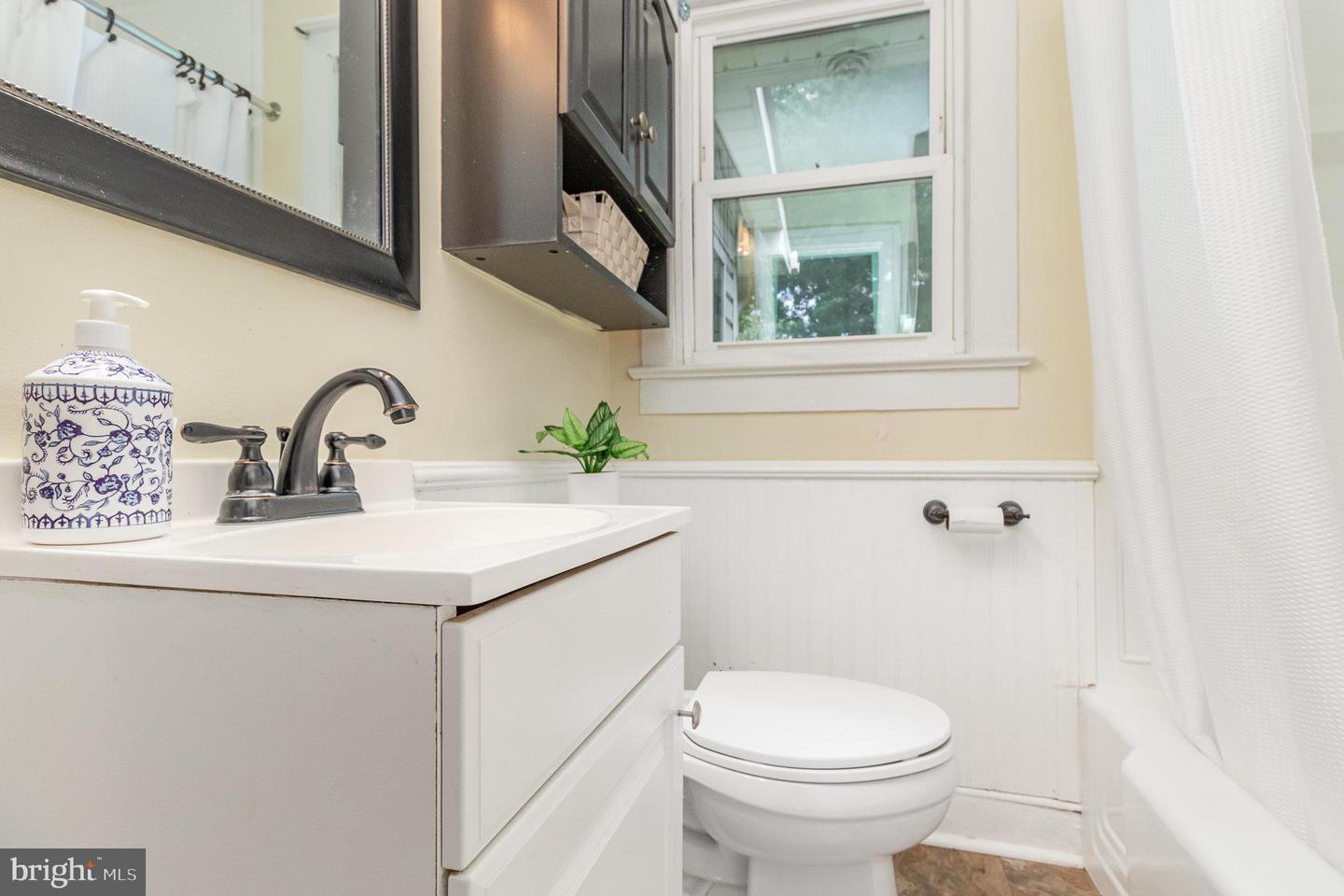 2312 OAK ST, FREDERICKSBURG, Virginia 22401, 2 Bedrooms Bedrooms, ,1 BathroomBathrooms,Residential,For sale,2312 OAK ST,VAFB2008336 MLS # VAFB2008336