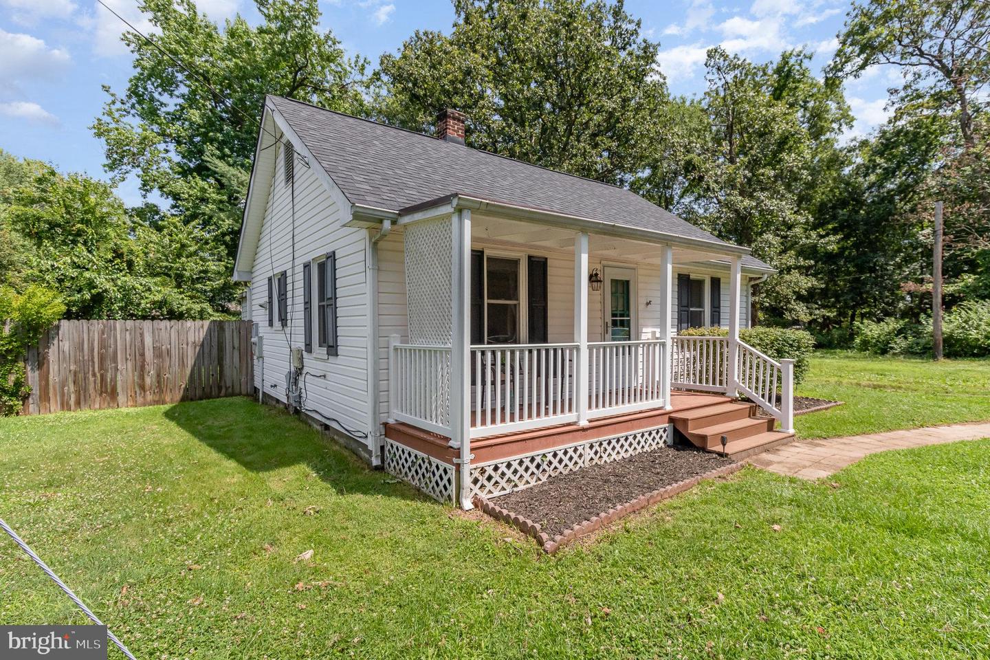 2312 OAK ST, FREDERICKSBURG, Virginia 22401, 2 Bedrooms Bedrooms, ,1 BathroomBathrooms,Residential,For sale,2312 OAK ST,VAFB2008336 MLS # VAFB2008336
