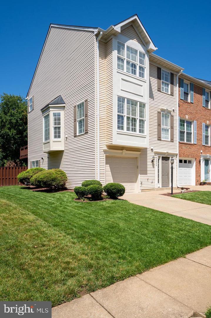 6536 KELSEY POINT CIR, ALEXANDRIA, Virginia 22315, 3 Bedrooms Bedrooms, ,2 BathroomsBathrooms,Residential,For sale,6536 KELSEY POINT CIR,VAFX2244708 MLS # VAFX2244708