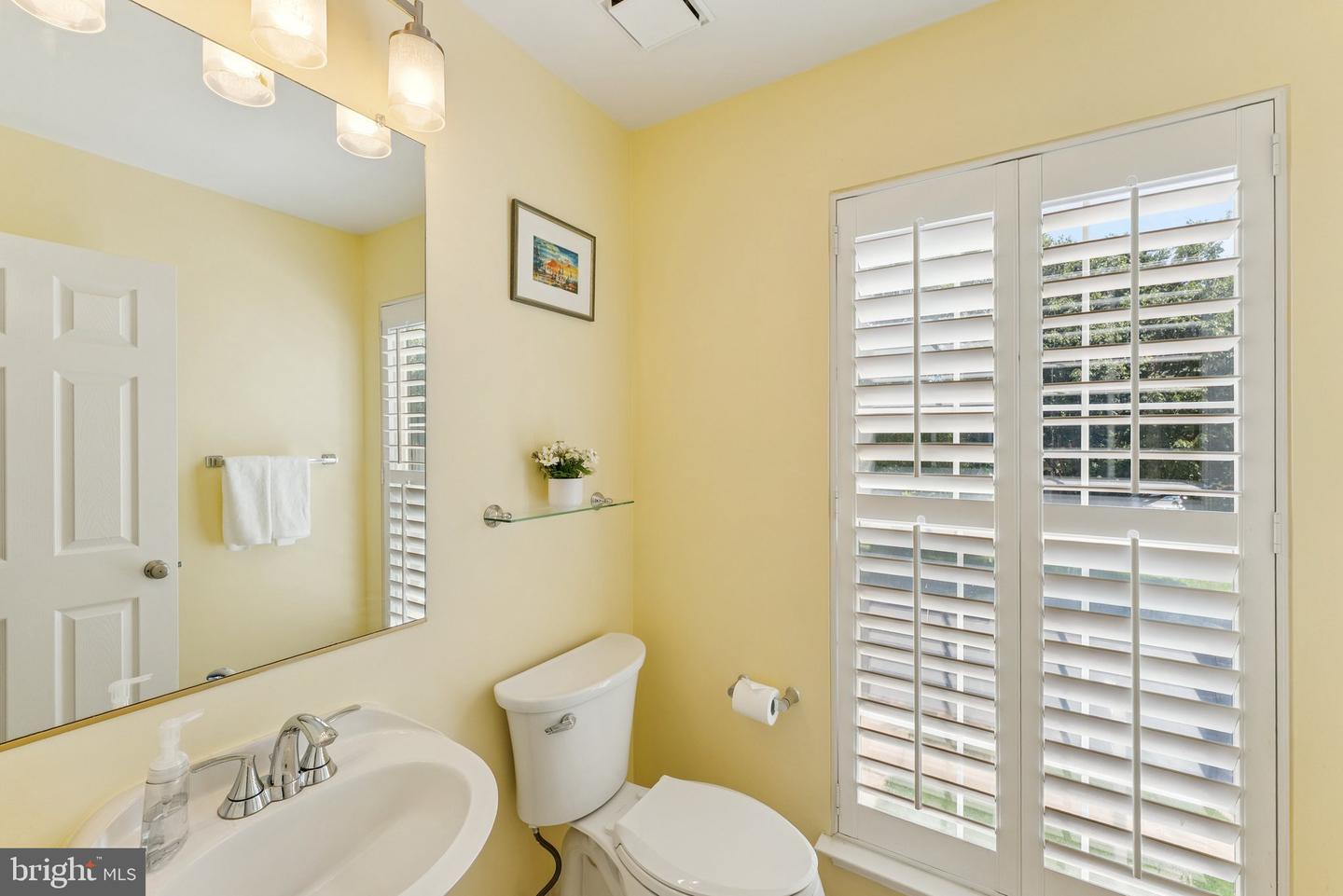 6536 KELSEY POINT CIR, ALEXANDRIA, Virginia 22315, 3 Bedrooms Bedrooms, ,2 BathroomsBathrooms,Residential,For sale,6536 KELSEY POINT CIR,VAFX2244708 MLS # VAFX2244708