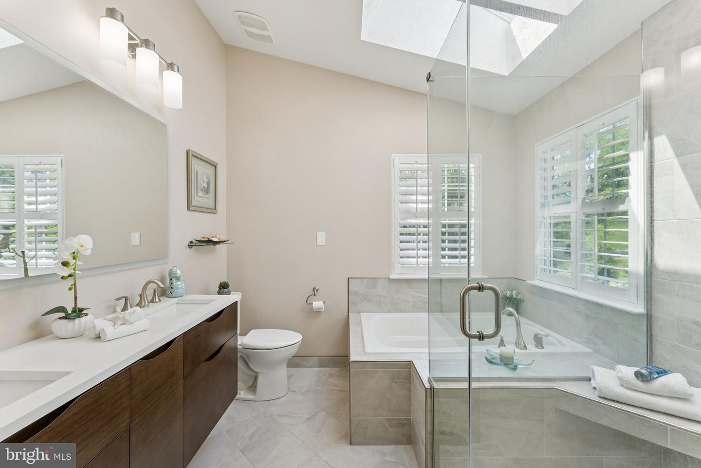 6536 KELSEY POINT CIR, ALEXANDRIA, Virginia 22315, 3 Bedrooms Bedrooms, ,2 BathroomsBathrooms,Residential,For sale,6536 KELSEY POINT CIR,VAFX2244708 MLS # VAFX2244708