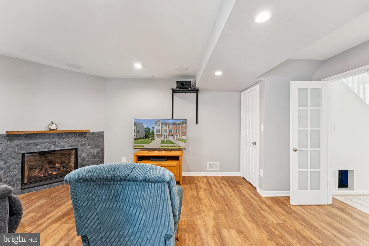 6536 KELSEY POINT CIR, ALEXANDRIA, Virginia 22315, 3 Bedrooms Bedrooms, ,2 BathroomsBathrooms,Residential,For sale,6536 KELSEY POINT CIR,VAFX2244708 MLS # VAFX2244708