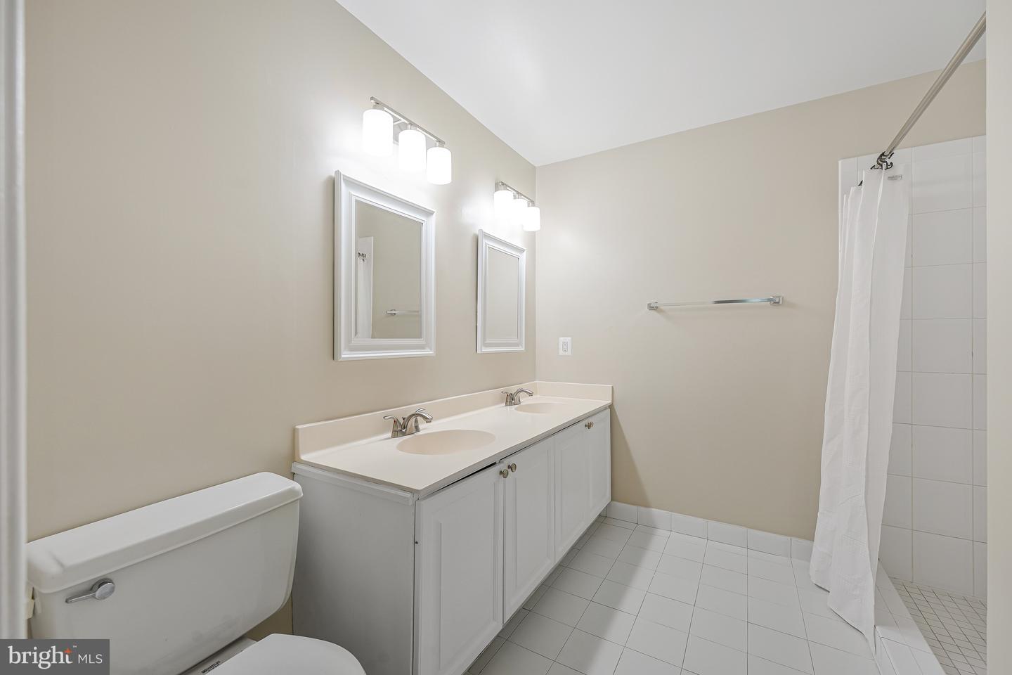 8530 RAGLAN RD, VIENNA, Virginia 22182, 4 Bedrooms Bedrooms, ,3 BathroomsBathrooms,Residential,For sale,8530 RAGLAN RD,VAFX2245098 MLS # VAFX2245098