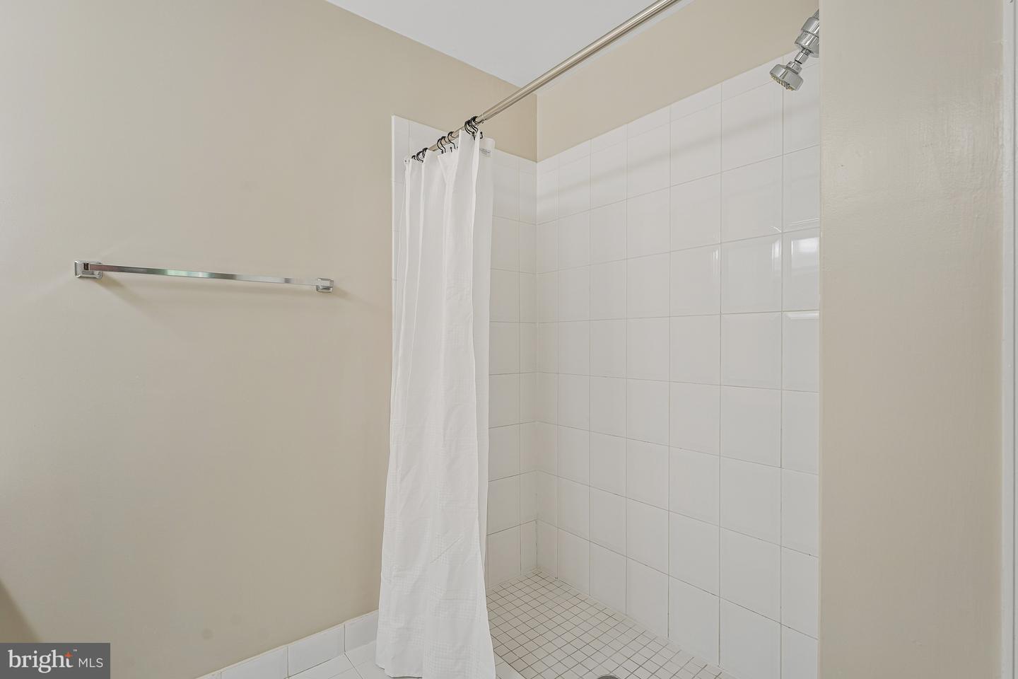 8530 RAGLAN RD, VIENNA, Virginia 22182, 4 Bedrooms Bedrooms, ,3 BathroomsBathrooms,Residential,For sale,8530 RAGLAN RD,VAFX2245098 MLS # VAFX2245098