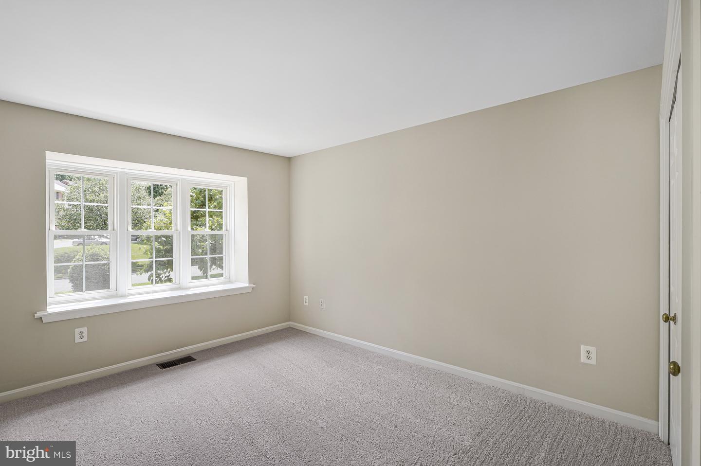 8530 RAGLAN RD, VIENNA, Virginia 22182, 4 Bedrooms Bedrooms, ,3 BathroomsBathrooms,Residential,For sale,8530 RAGLAN RD,VAFX2245098 MLS # VAFX2245098