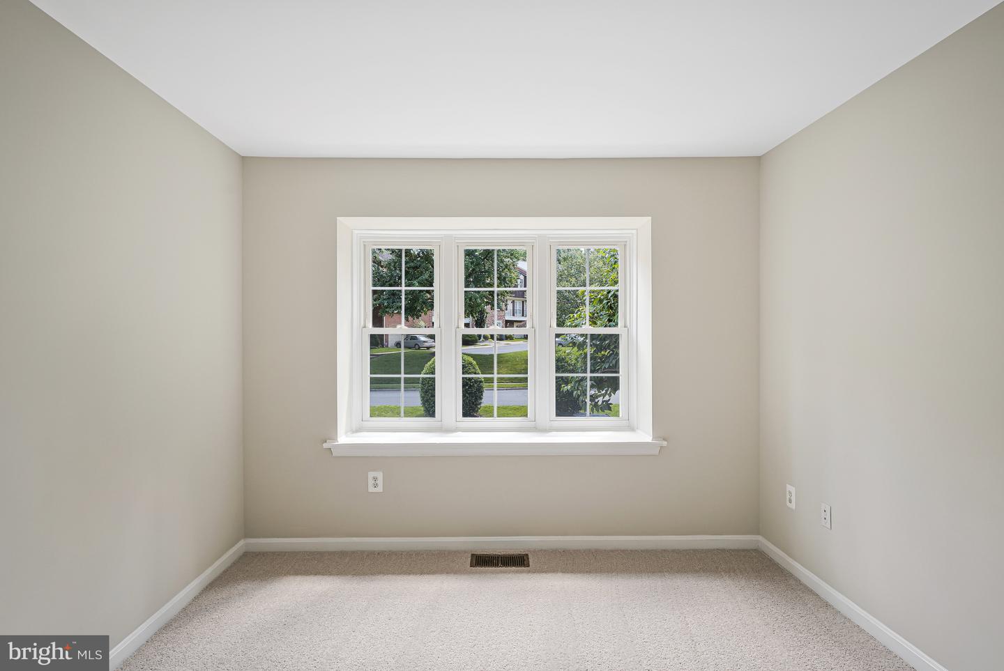 8530 RAGLAN RD, VIENNA, Virginia 22182, 4 Bedrooms Bedrooms, ,3 BathroomsBathrooms,Residential,For sale,8530 RAGLAN RD,VAFX2245098 MLS # VAFX2245098