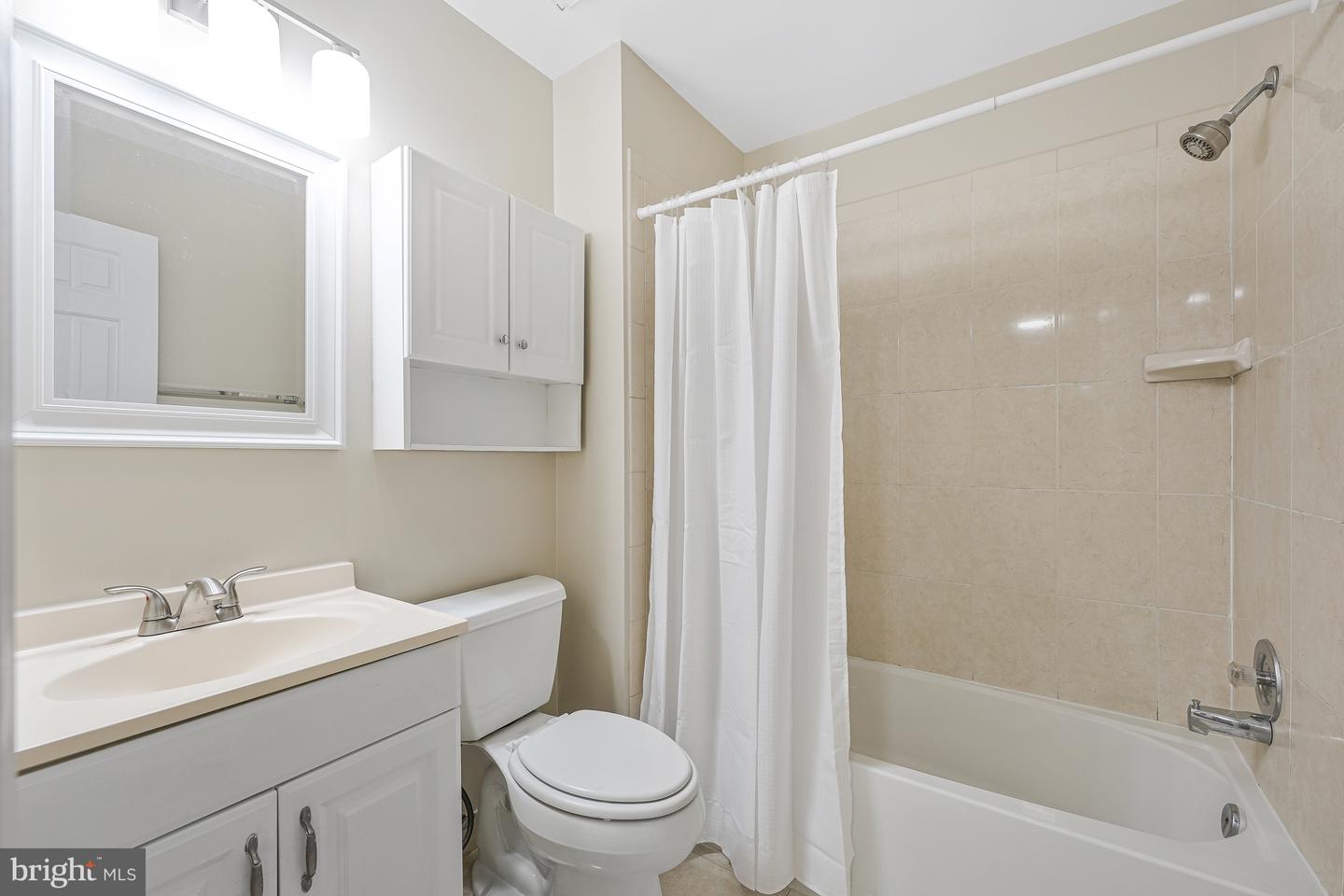8530 RAGLAN RD, VIENNA, Virginia 22182, 4 Bedrooms Bedrooms, ,3 BathroomsBathrooms,Residential,For sale,8530 RAGLAN RD,VAFX2245098 MLS # VAFX2245098
