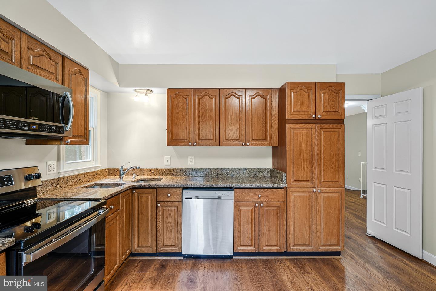 8530 RAGLAN RD, VIENNA, Virginia 22182, 4 Bedrooms Bedrooms, ,3 BathroomsBathrooms,Residential,For sale,8530 RAGLAN RD,VAFX2245098 MLS # VAFX2245098