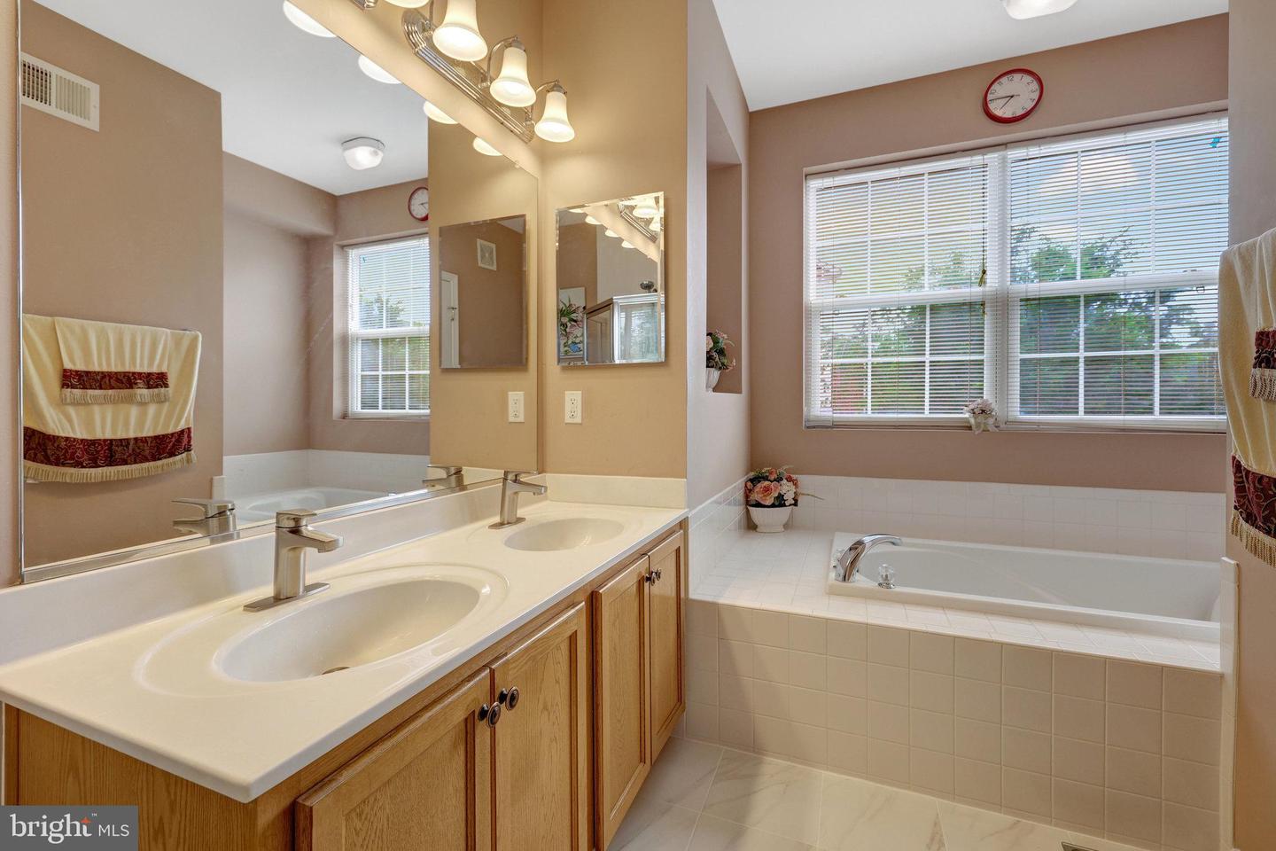 43643 MCDOWELL SQ, LEESBURG, Virginia 20176, 3 Bedrooms Bedrooms, ,2 BathroomsBathrooms,Residential,For sale,43643 MCDOWELL SQ,VALO2098686 MLS # VALO2098686