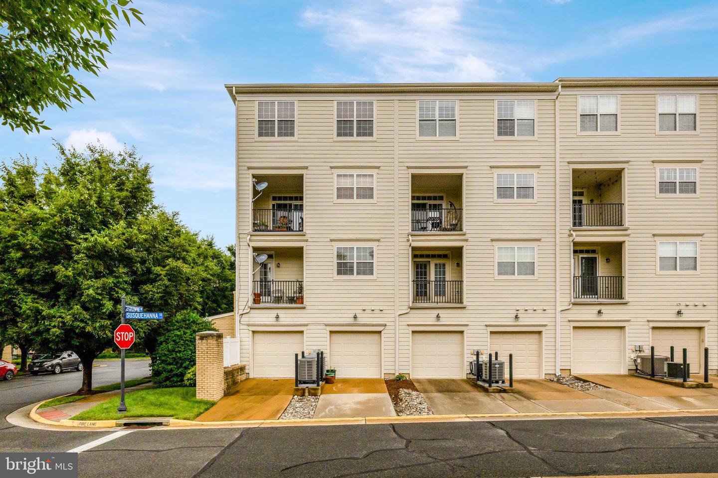 43643 MCDOWELL SQ, LEESBURG, Virginia 20176, 3 Bedrooms Bedrooms, ,2 BathroomsBathrooms,Residential,For sale,43643 MCDOWELL SQ,VALO2098686 MLS # VALO2098686