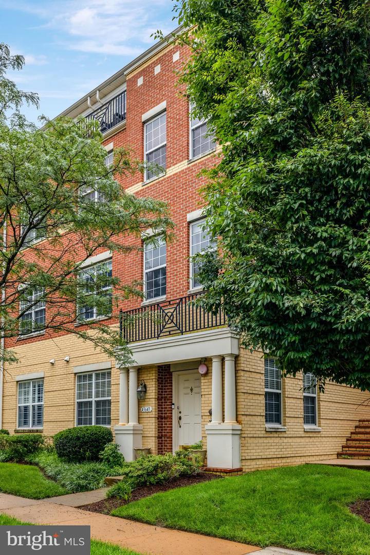 43643 MCDOWELL SQ, LEESBURG, Virginia 20176, 3 Bedrooms Bedrooms, ,2 BathroomsBathrooms,Residential,For sale,43643 MCDOWELL SQ,VALO2098686 MLS # VALO2098686