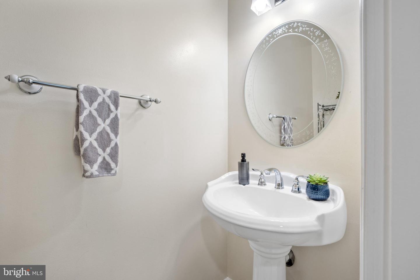 3134 BORGE ST, OAKTON, Virginia 22124, 3 Bedrooms Bedrooms, ,3 BathroomsBathrooms,Residential,For sale,3134 BORGE ST,VAFX2245916 MLS # VAFX2245916