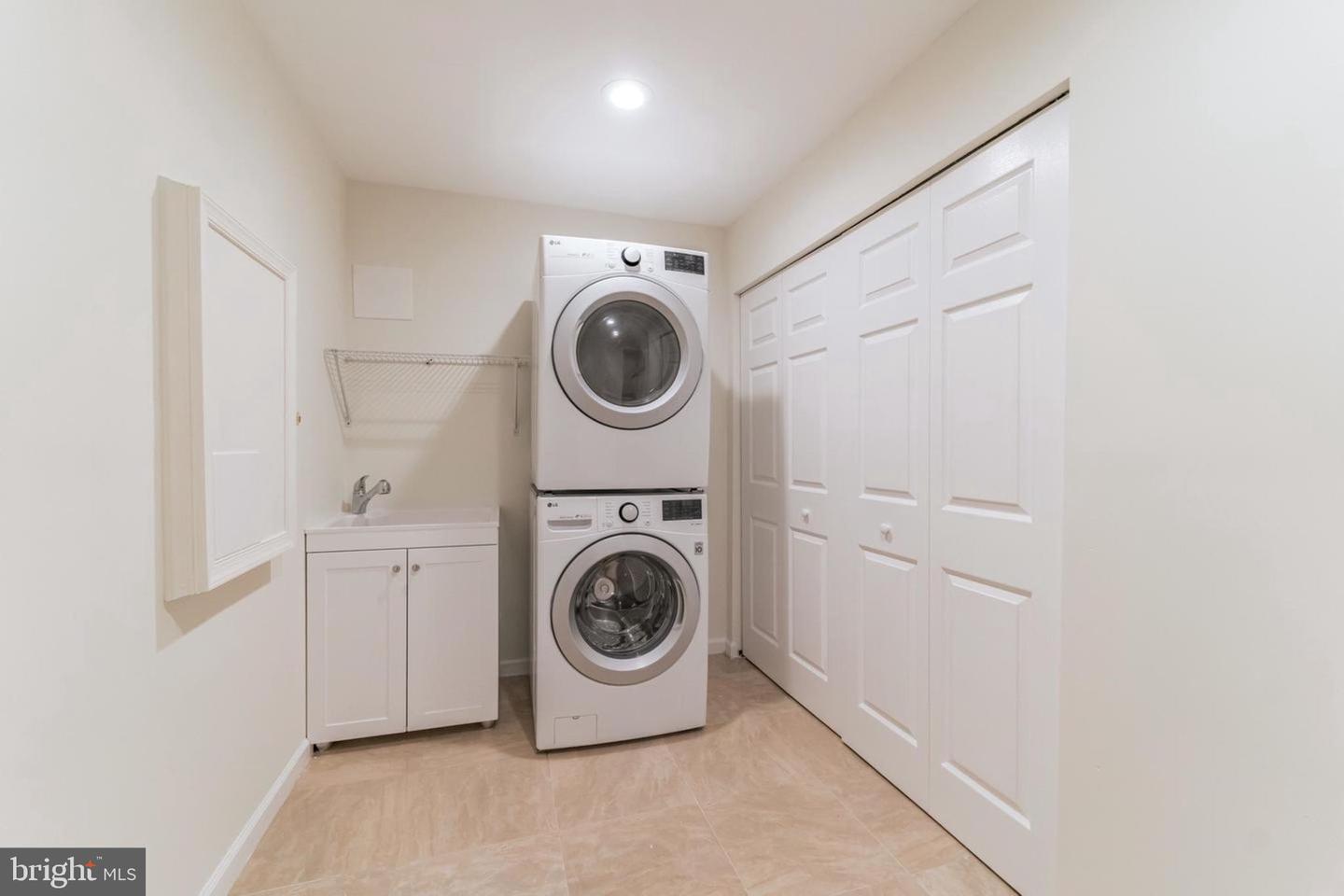 3134 BORGE ST, OAKTON, Virginia 22124, 3 Bedrooms Bedrooms, ,3 BathroomsBathrooms,Residential,For sale,3134 BORGE ST,VAFX2245916 MLS # VAFX2245916