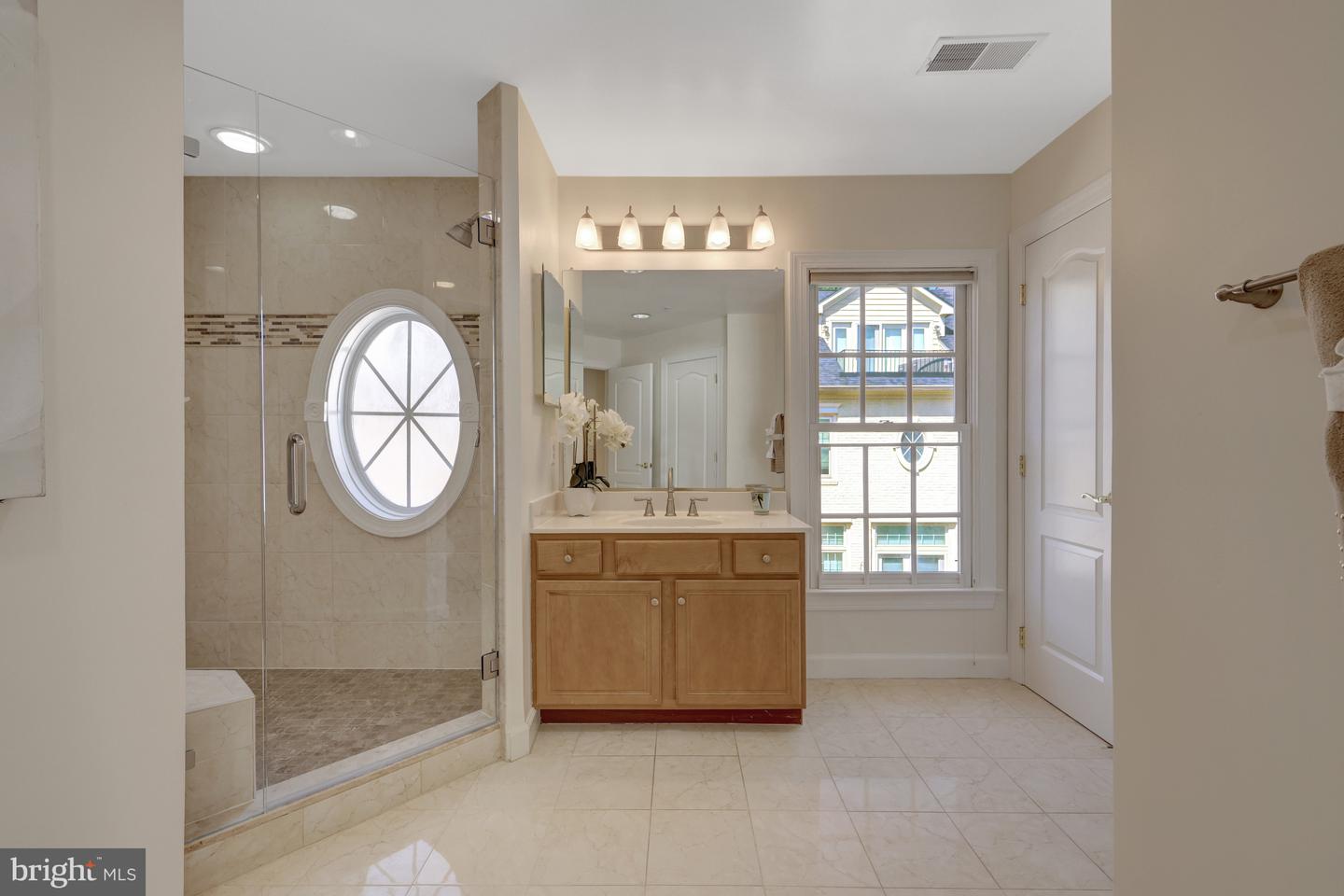 1650 COLONIAL HILLS DR, MCLEAN, Virginia 22102, 3 Bedrooms Bedrooms, ,3 BathroomsBathrooms,Residential,For sale,1650 COLONIAL HILLS DR,VAFX2245982 MLS # VAFX2245982