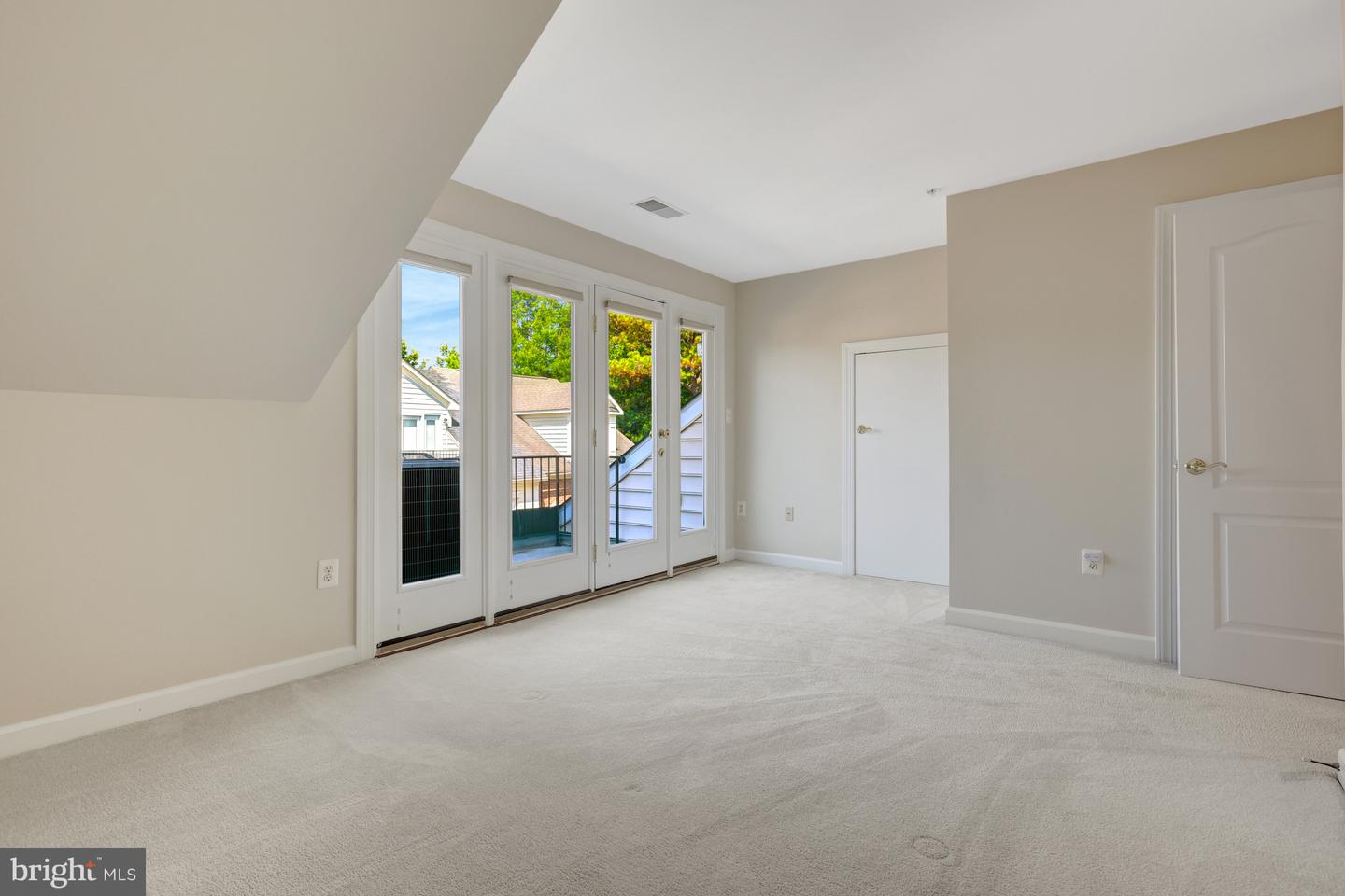 1650 COLONIAL HILLS DR, MCLEAN, Virginia 22102, 3 Bedrooms Bedrooms, ,3 BathroomsBathrooms,Residential,For sale,1650 COLONIAL HILLS DR,VAFX2245982 MLS # VAFX2245982