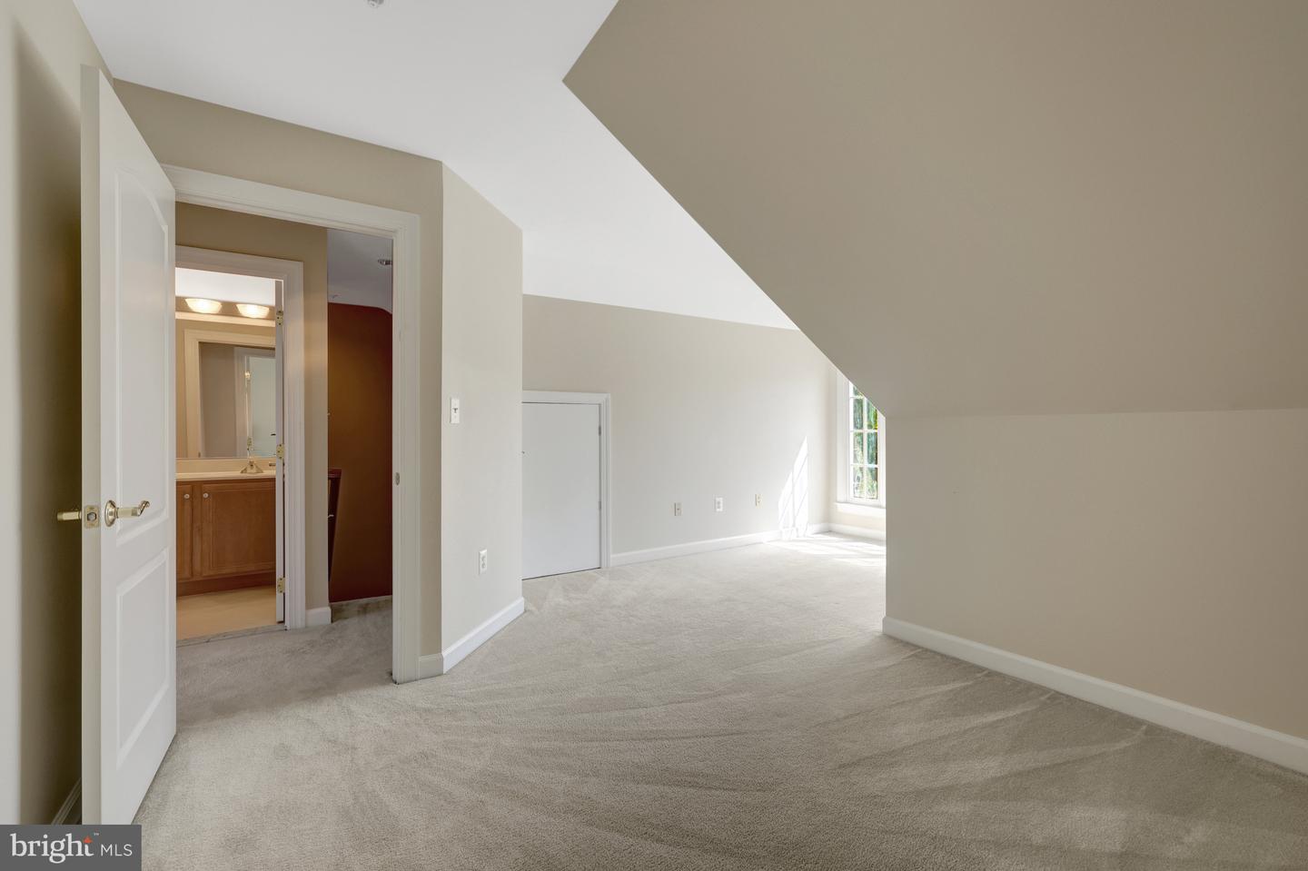 1650 COLONIAL HILLS DR, MCLEAN, Virginia 22102, 3 Bedrooms Bedrooms, ,3 BathroomsBathrooms,Residential,For sale,1650 COLONIAL HILLS DR,VAFX2245982 MLS # VAFX2245982
