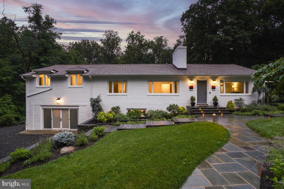 4604 PARK RD, ALEXANDRIA, Virginia 22312, 5 Bedrooms Bedrooms, ,3 BathroomsBathrooms,Residential,For sale,4604 PARK RD,VAFX2246038 MLS # VAFX2246038