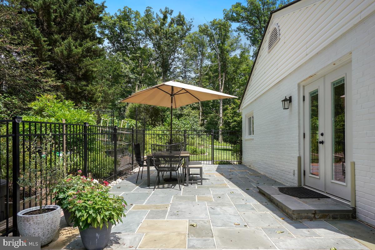 4604 PARK RD, ALEXANDRIA, Virginia 22312, 5 Bedrooms Bedrooms, ,3 BathroomsBathrooms,Residential,For sale,4604 PARK RD,VAFX2246038 MLS # VAFX2246038