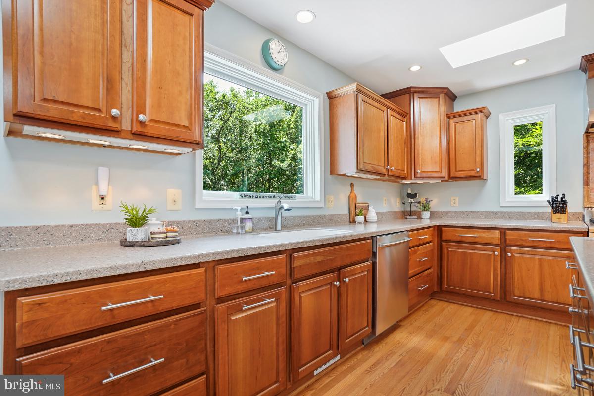 4604 PARK RD, ALEXANDRIA, Virginia 22312, 5 Bedrooms Bedrooms, ,3 BathroomsBathrooms,Residential,For sale,4604 PARK RD,VAFX2246038 MLS # VAFX2246038
