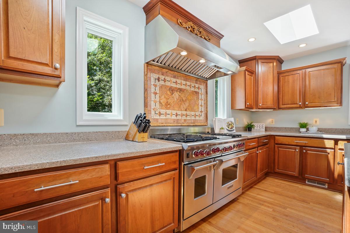 4604 PARK RD, ALEXANDRIA, Virginia 22312, 5 Bedrooms Bedrooms, ,3 BathroomsBathrooms,Residential,For sale,4604 PARK RD,VAFX2246038 MLS # VAFX2246038