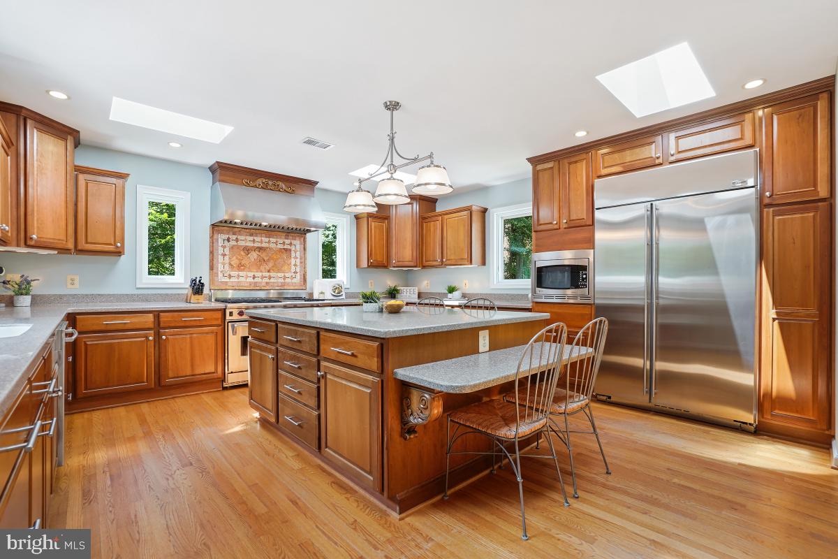 4604 PARK RD, ALEXANDRIA, Virginia 22312, 5 Bedrooms Bedrooms, ,3 BathroomsBathrooms,Residential,For sale,4604 PARK RD,VAFX2246038 MLS # VAFX2246038