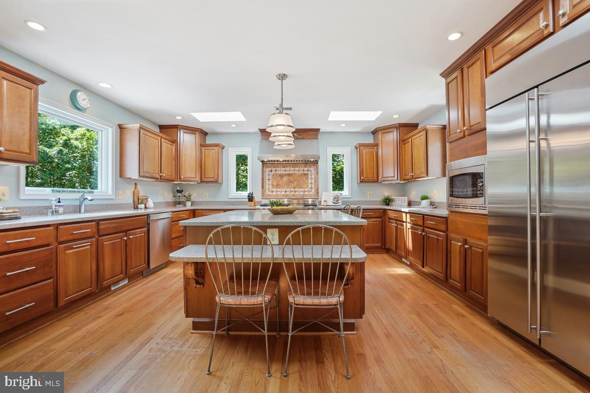 4604 PARK RD, ALEXANDRIA, Virginia 22312, 5 Bedrooms Bedrooms, ,3 BathroomsBathrooms,Residential,For sale,4604 PARK RD,VAFX2246038 MLS # VAFX2246038