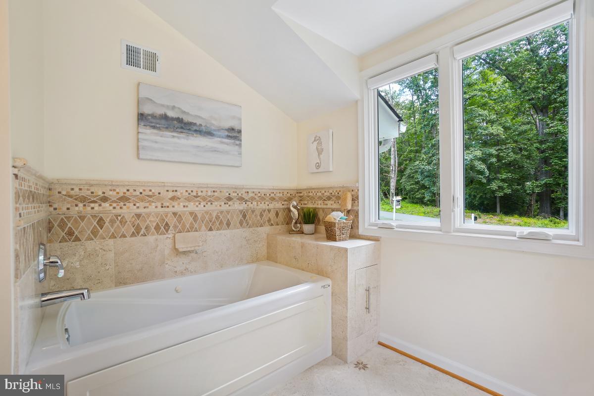 4604 PARK RD, ALEXANDRIA, Virginia 22312, 5 Bedrooms Bedrooms, ,3 BathroomsBathrooms,Residential,For sale,4604 PARK RD,VAFX2246038 MLS # VAFX2246038