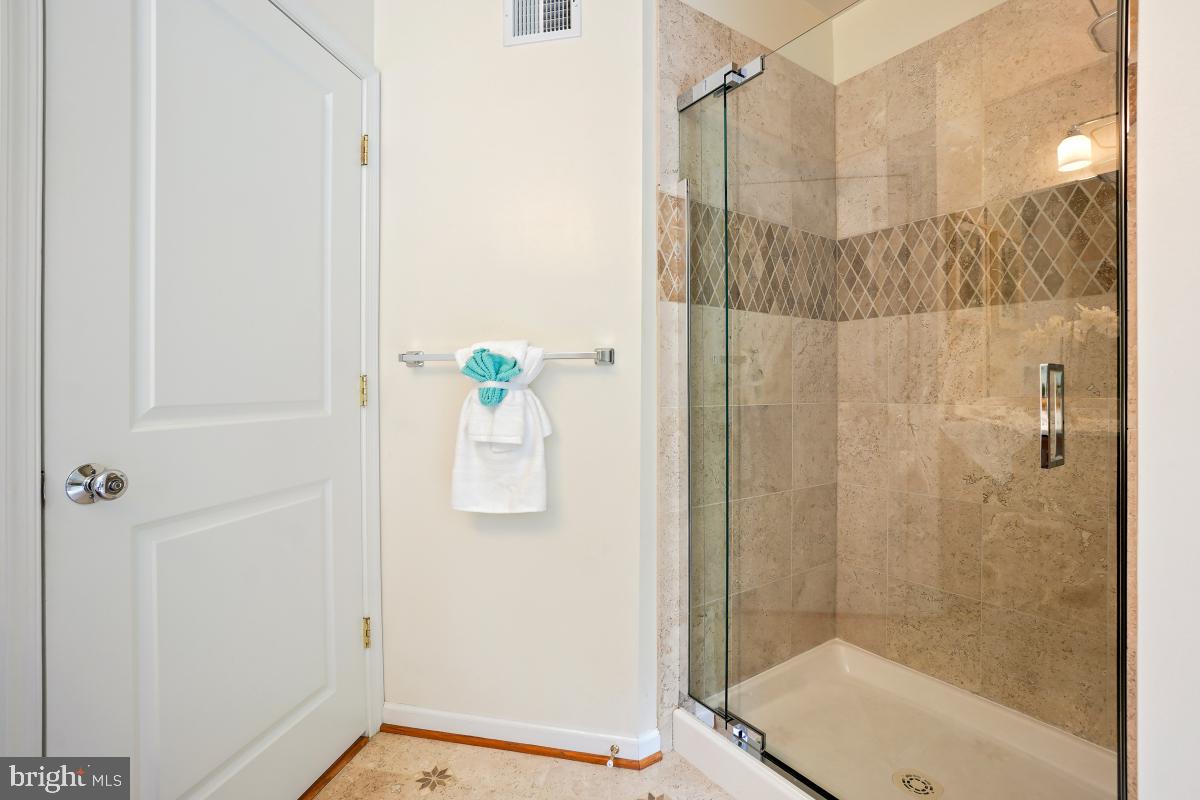 4604 PARK RD, ALEXANDRIA, Virginia 22312, 5 Bedrooms Bedrooms, ,3 BathroomsBathrooms,Residential,For sale,4604 PARK RD,VAFX2246038 MLS # VAFX2246038