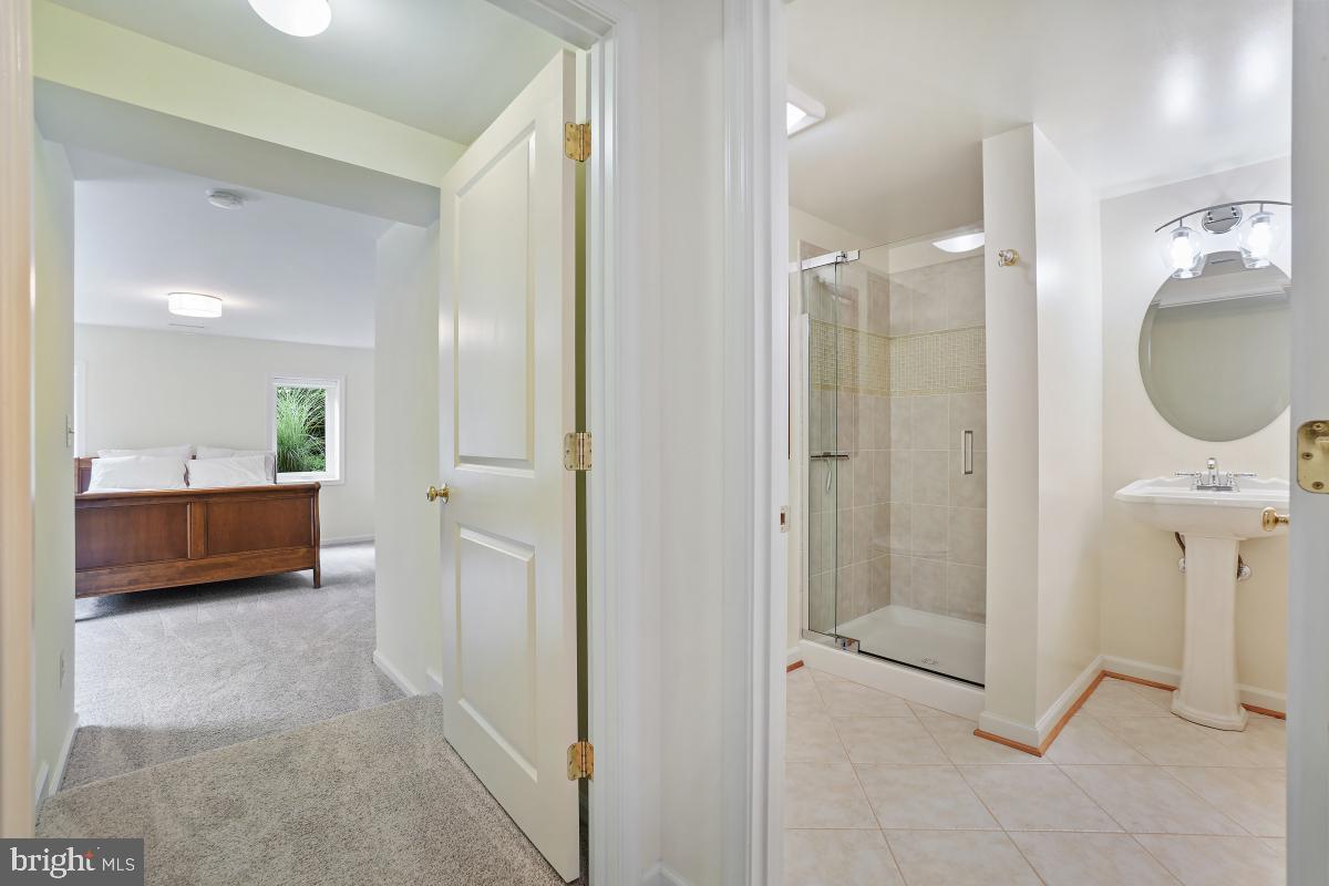 4604 PARK RD, ALEXANDRIA, Virginia 22312, 5 Bedrooms Bedrooms, ,3 BathroomsBathrooms,Residential,For sale,4604 PARK RD,VAFX2246038 MLS # VAFX2246038