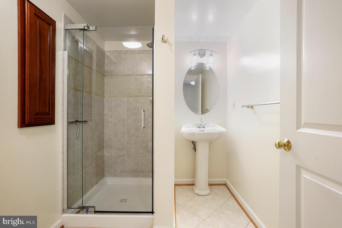 4604 PARK RD, ALEXANDRIA, Virginia 22312, 5 Bedrooms Bedrooms, ,3 BathroomsBathrooms,Residential,For sale,4604 PARK RD,VAFX2246038 MLS # VAFX2246038