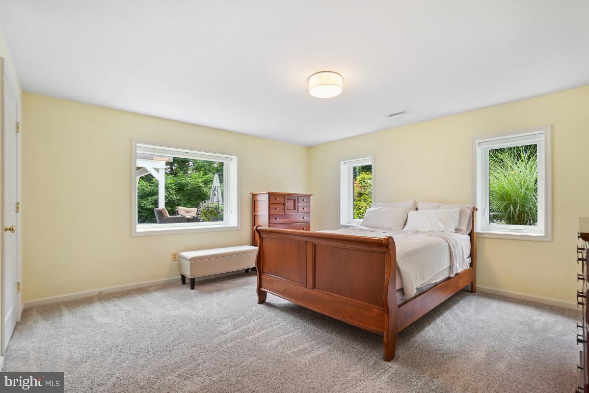 4604 PARK RD, ALEXANDRIA, Virginia 22312, 5 Bedrooms Bedrooms, ,3 BathroomsBathrooms,Residential,For sale,4604 PARK RD,VAFX2246038 MLS # VAFX2246038