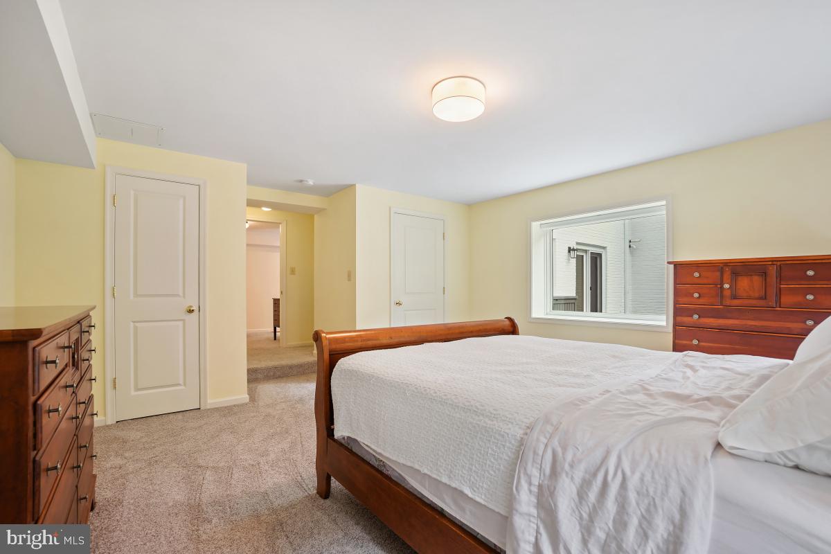 4604 PARK RD, ALEXANDRIA, Virginia 22312, 5 Bedrooms Bedrooms, ,3 BathroomsBathrooms,Residential,For sale,4604 PARK RD,VAFX2246038 MLS # VAFX2246038