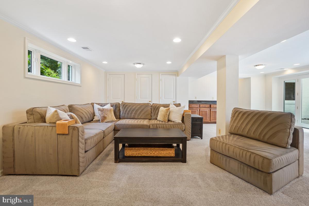 4604 PARK RD, ALEXANDRIA, Virginia 22312, 5 Bedrooms Bedrooms, ,3 BathroomsBathrooms,Residential,For sale,4604 PARK RD,VAFX2246038 MLS # VAFX2246038