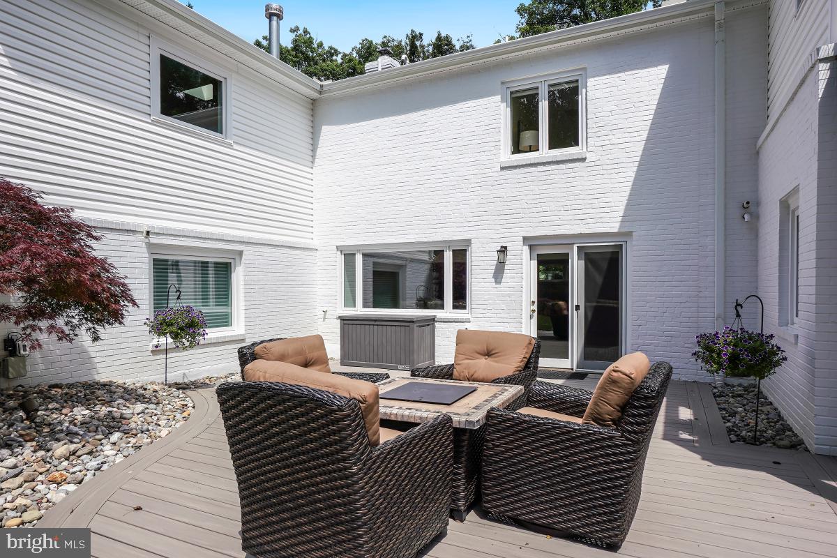 4604 PARK RD, ALEXANDRIA, Virginia 22312, 5 Bedrooms Bedrooms, ,3 BathroomsBathrooms,Residential,For sale,4604 PARK RD,VAFX2246038 MLS # VAFX2246038
