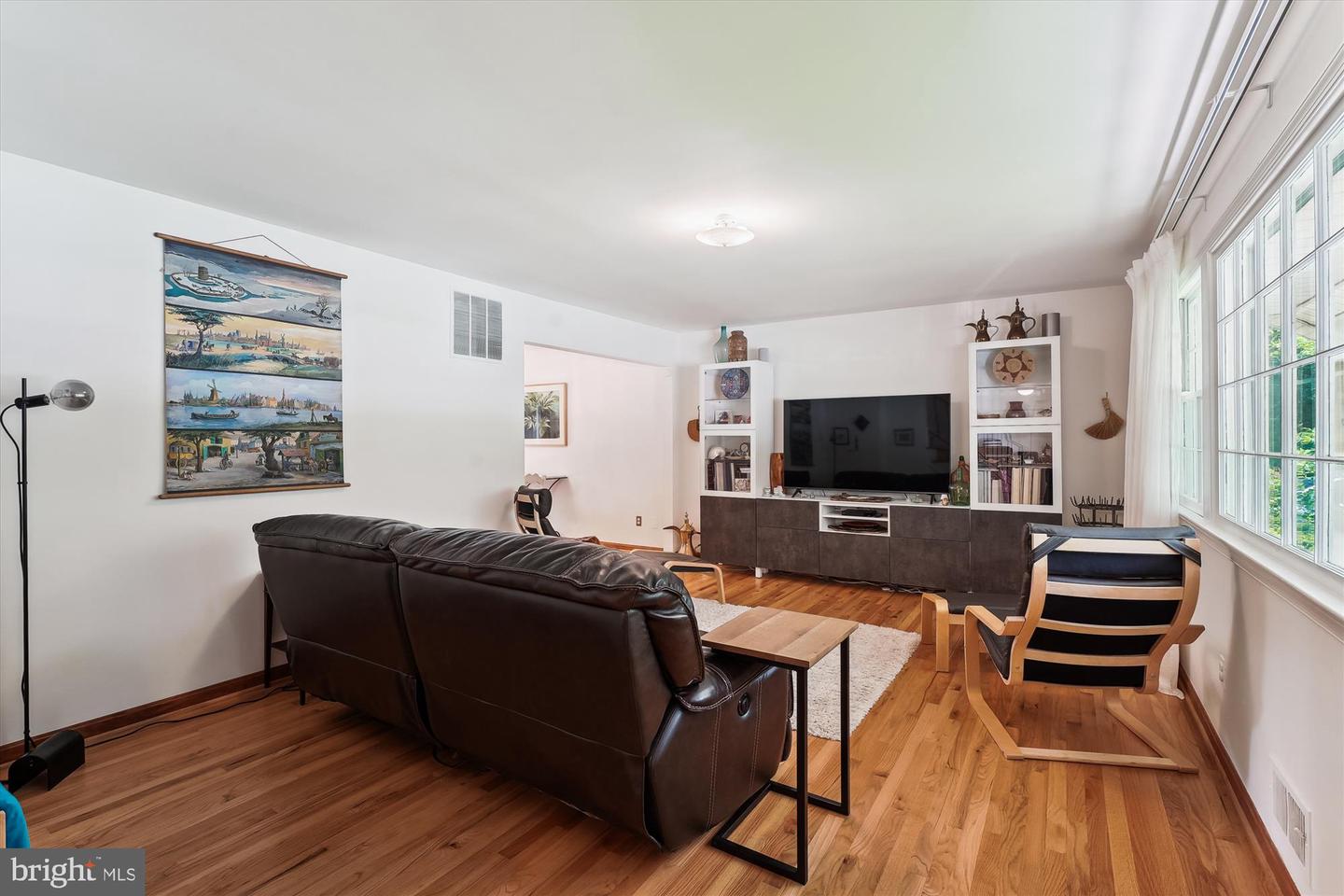 8510 OAKFORD DR, SPRINGFIELD, Virginia 22152, 5 Bedrooms Bedrooms, ,3 BathroomsBathrooms,Residential,For sale,8510 OAKFORD DR,VAFX2246354 MLS # VAFX2246354