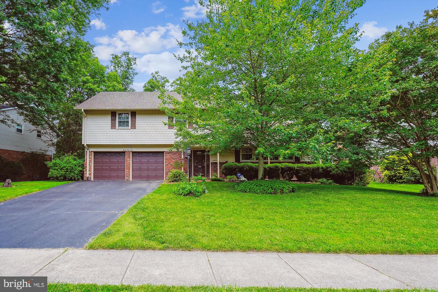 8510 OAKFORD DR, SPRINGFIELD, Virginia 22152, 5 Bedrooms Bedrooms, ,3 BathroomsBathrooms,Residential,For sale,8510 OAKFORD DR,VAFX2246354 MLS # VAFX2246354